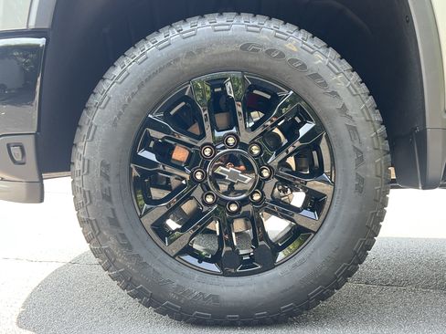 New 2026 Chevrolet Silverado 2500 Custom w/ Custom Value Package AWD/4WD image 38