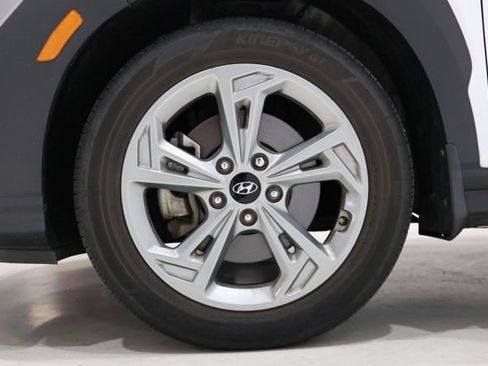 Used 2022 Hyundai Kona SEL AWD/4WD image 9