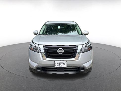 Used 2025 Nissan Pathfinder SV AWD/4WD image 3