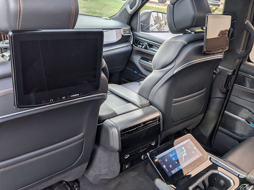 Used 2024 Jeep Grand Wagoneer Series III w/ Rear Seat Video Group 1 AWD/4WD image 25