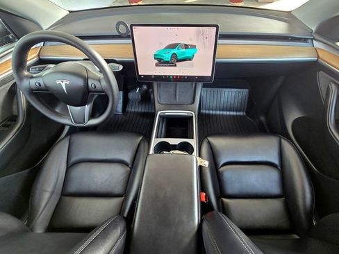 Used 2024 Tesla Model Y Long Range AWD/4WD image 9