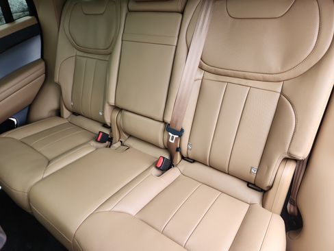 Used 2025 Land Rover Range Rover Sport SE image 26