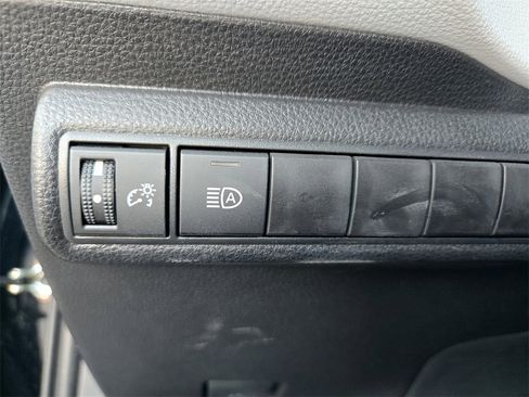 Used 2025 Toyota Corolla SE image 24