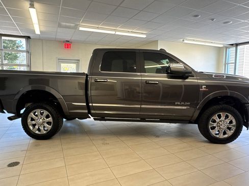 Used 2019 RAM 2500 Limited image 3