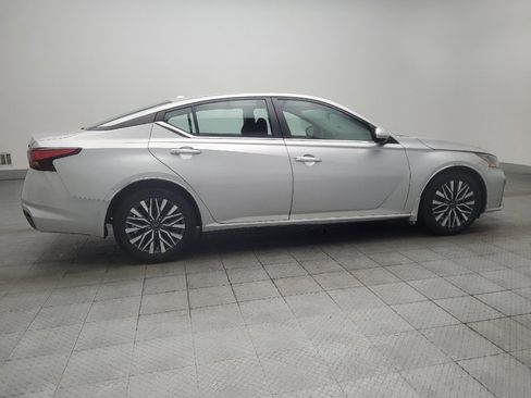 Used 2023 Nissan Altima 2.5 SV FWD image 10
