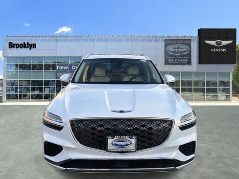 Used 2026 Genesis GV70 2.5T Select image 11