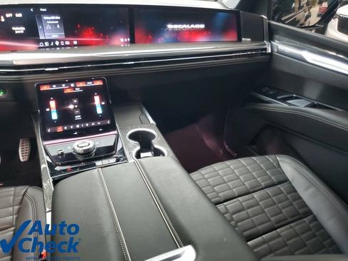 Certified 2025 Cadillac Escalade ESV V AWD/4WD image 20