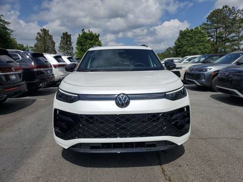 New 2026 Volkswagen Tiguan SE R-Line FWD image 2