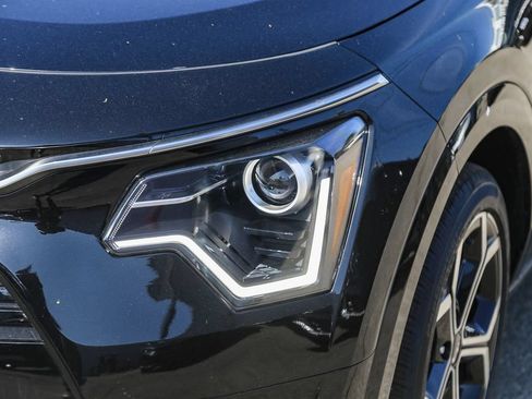Certified 2025 Kia Niro EX Touring FWD image 5
