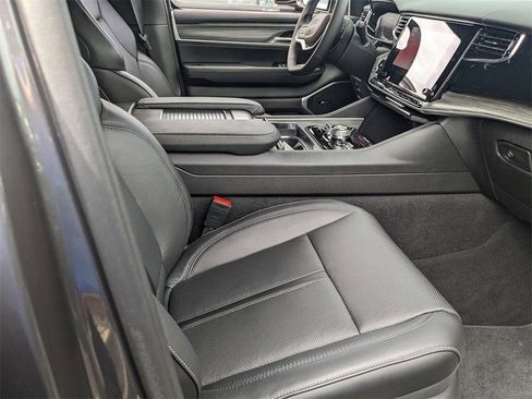 New 2024 Jeep Wagoneer Series III w/ Convenience Group I image 18