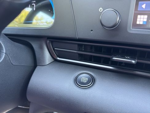 New 2025 Hyundai Elantra Sport image 32