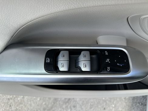 Used 2022 Mercedes-Benz C 300 Sedan image 15
