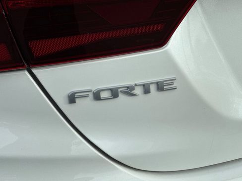 Used 2023 Kia Forte LXS image 29