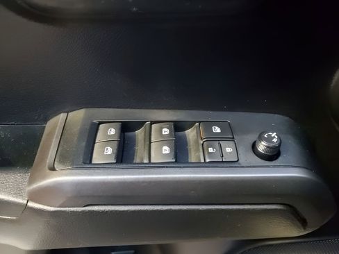 Used 2021 Toyota Tacoma TRD Sport w/ Technology Package image 28