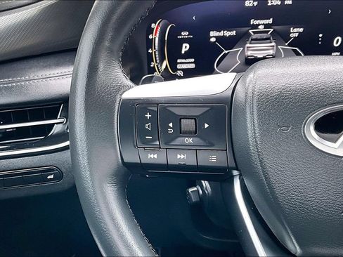 Used 2026 INFINITI QX60 Luxe w/ Family Package FWD image 11