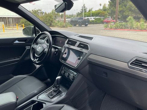 Used 2019 Volkswagen Tiguan SEL Premium R-Line image 72