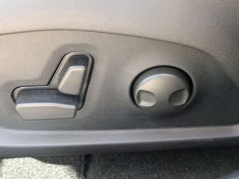 New 2026 Jeep Compass Latitude w/ Sun and Sound Group image 18