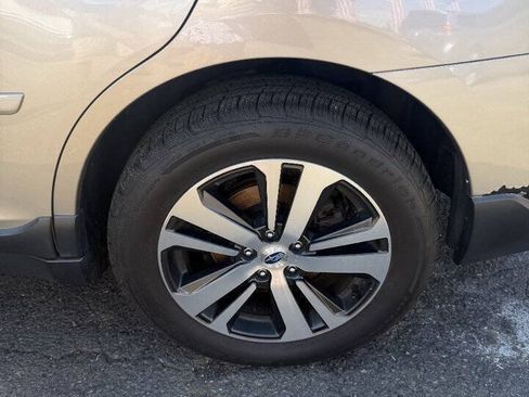 Used 2018 Subaru Outback 3.6R Limited AWD/4WD image 18