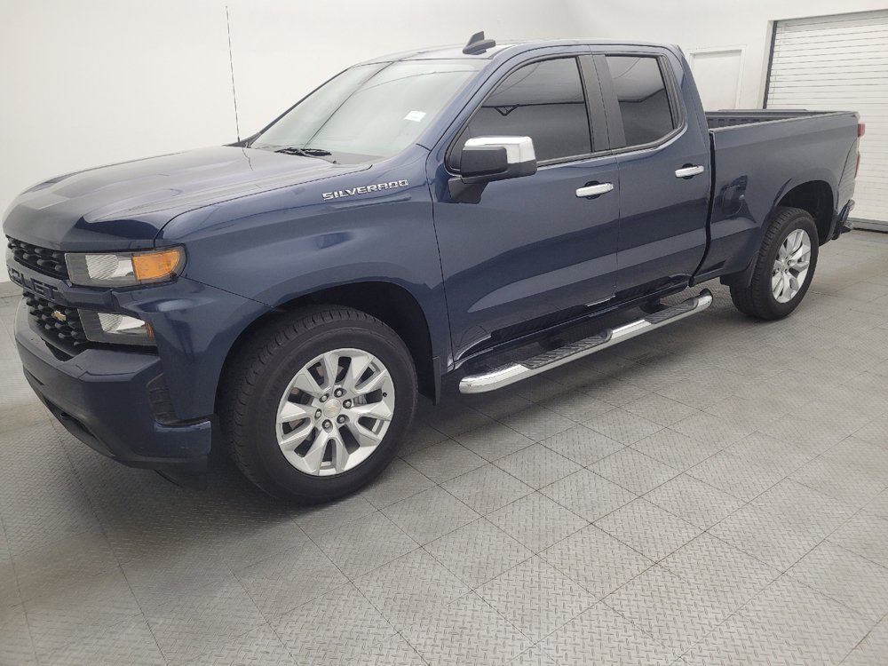 Used 2020 Chevrolet Silverado 1500 Custom w/ Custom Value Package RWD image 2