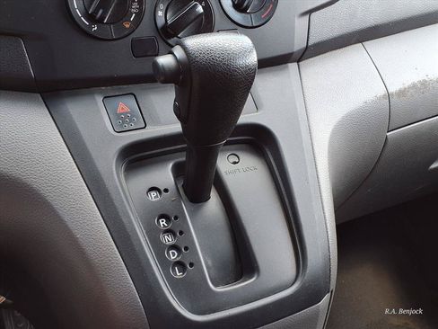 Used 2017 Nissan NV200 S FWD image 17