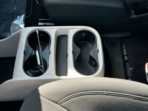 Used 2023 Chrysler Voyager LX image 20