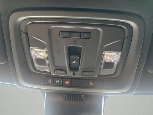 Used 2024 GMC Sierra 2500 AT4 w/ AT4 Preferred Package AWD/4WD image 16