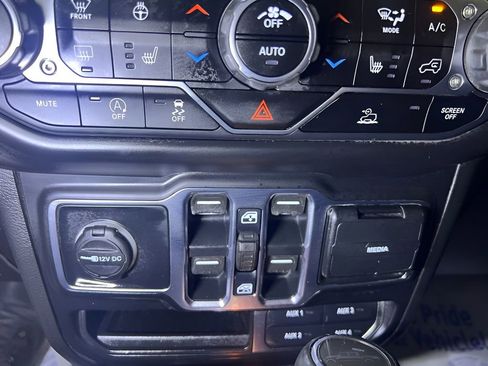 Used 2020 Jeep Gladiator Overland image 35