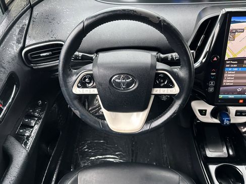 Used 2017 Toyota Prius Prime Advanced w/ Carpet Mat Package image 14