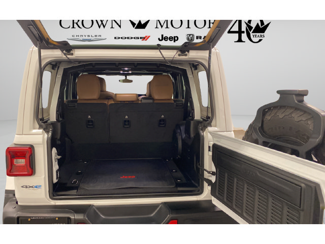 Used 2023 Jeep Wrangler Unlimited Rubicon 4xe w/ Steel Bumper Group AWD/4WD image 27