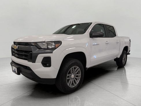 Certified 2024 Chevrolet Colorado LT w/ LT Convenience Package II AWD/4WD image 12