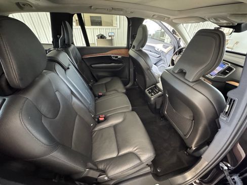 Used 2024 Volvo XC90 B6 Core w/ Protection Package Premier image 37