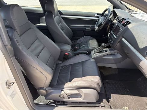 Used 2008 Volkswagen R32 AWD/4WD image 26