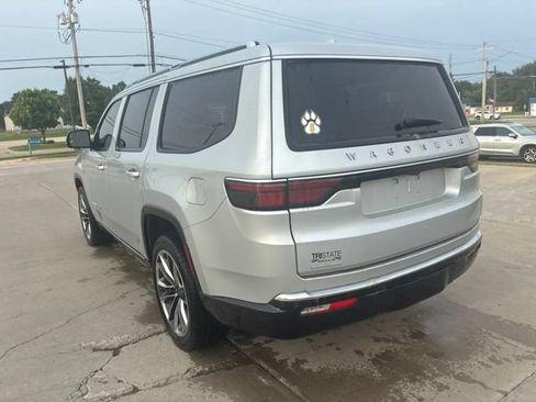 Used 2022 Jeep Wagoneer Series III w/ Premium Group I AWD/4WD image 8