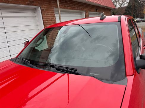 Used 2019 Chevrolet Silverado 1500 LT w/ All Star Edition image 15