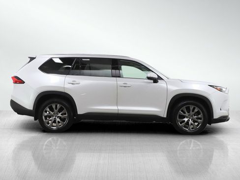 Used 2024 Toyota Grand Highlander Limited image 6
