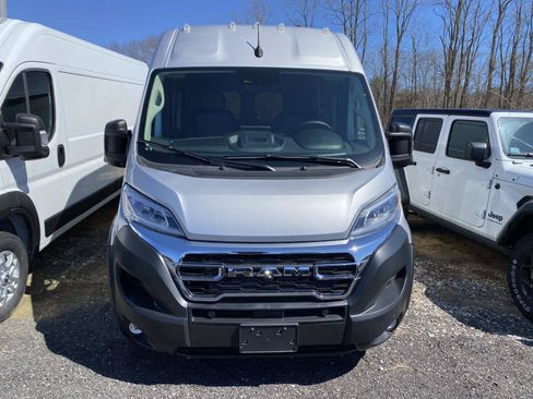Used 2025 RAM ProMaster 3500 w/ Quick Order Package 22H SLT+ FWD image 4