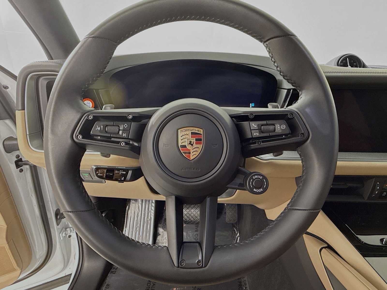 Certified 2025 Porsche Cayenne AWD/4WD image 15