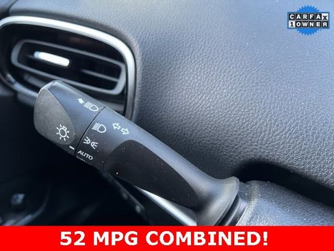 Used 2021 Toyota Prius XLE image 19