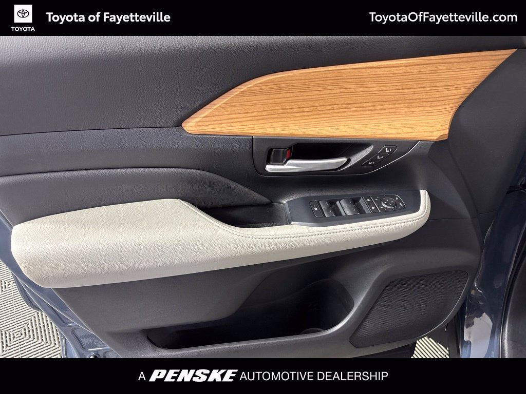Certified 2024 Toyota Grand Highlander FWD image 32
