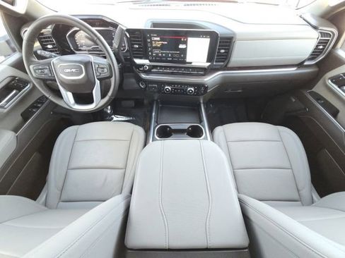 Used 2024 GMC Sierra 2500 SLT w/ SLT Premium Package image 29