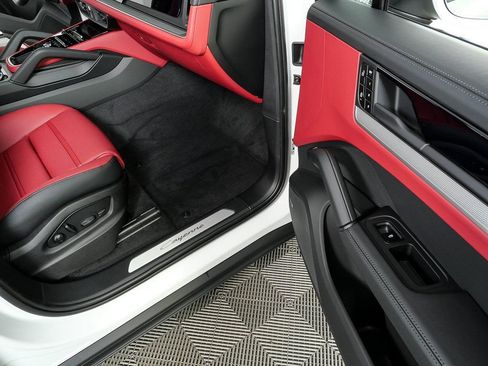 New 2026 Porsche Cayenne AWD image 27