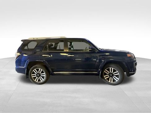 Used 2018 Toyota 4Runner 4WD image 7