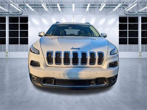 Used 2018 Jeep Cherokee Limited w/ Technology Group image 7