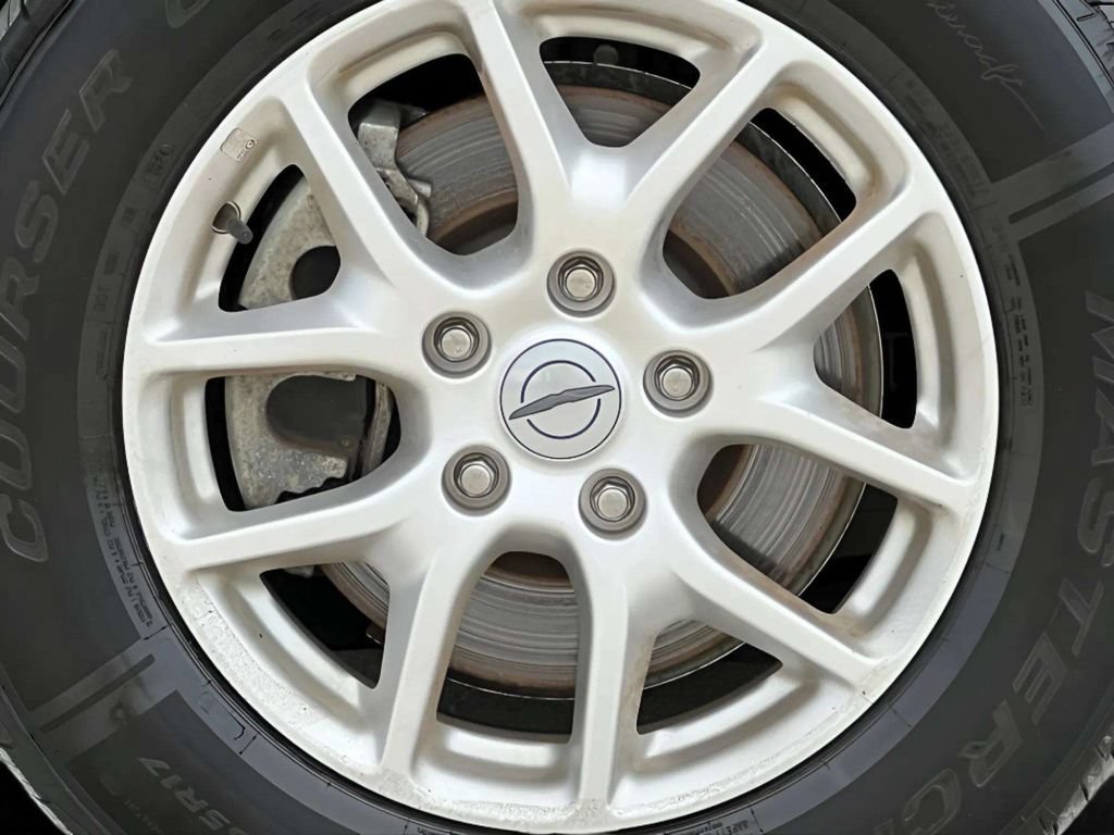 Used 2021 Chrysler Pacifica Touring-L FWD image 38