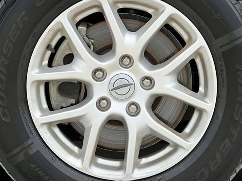 Used 2021 Chrysler Pacifica Touring-L FWD image 38