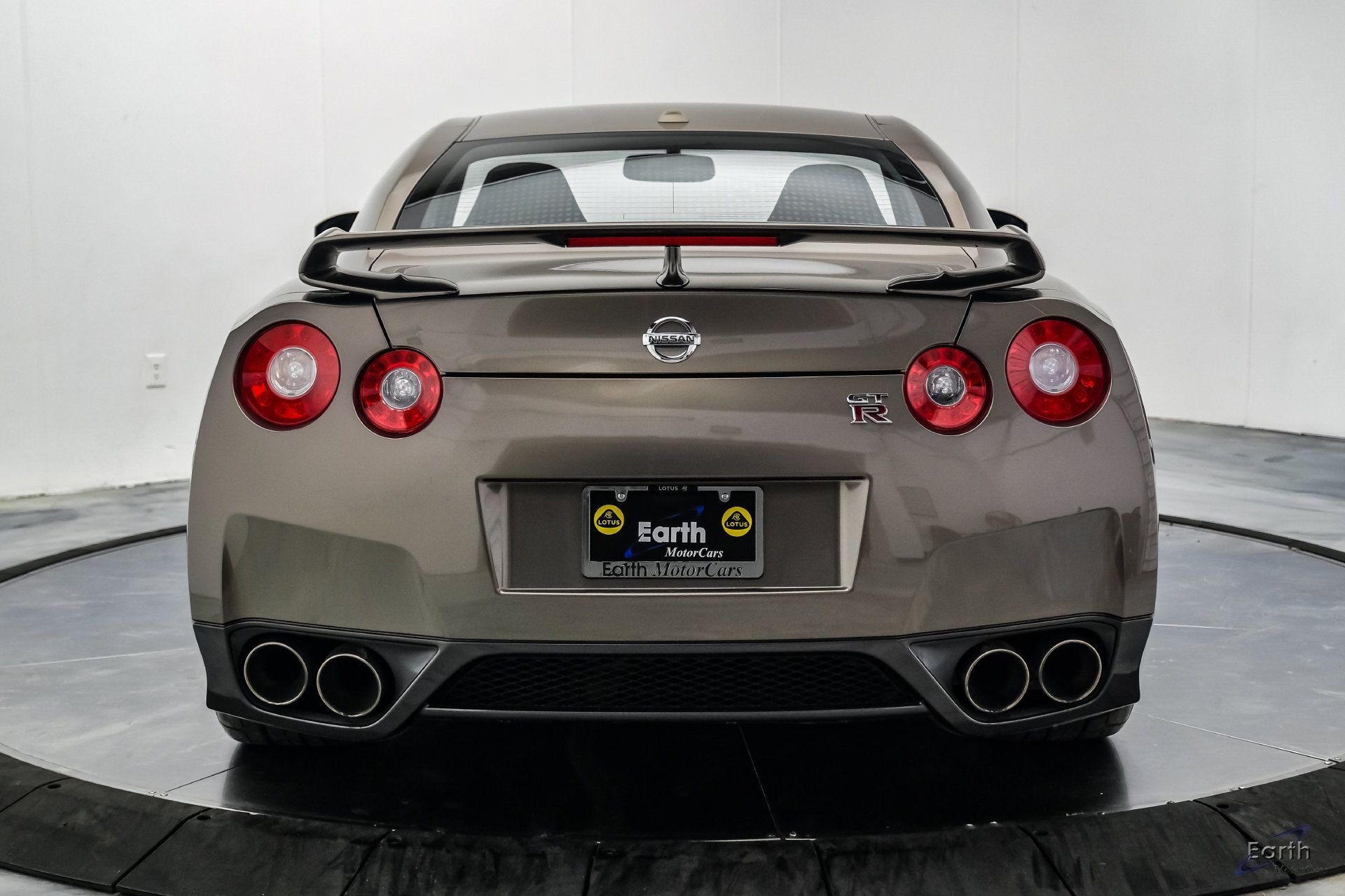 Used 2009 Nissan GT-R Premium AWD/4WD image 16