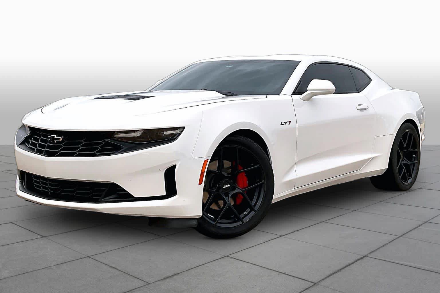 Used 2023 Chevrolet Camaro LT w/ Technology Package RWD image 2