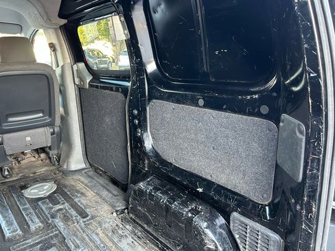 Used 2015 Nissan NV200 SV w/ Technology Package image 27