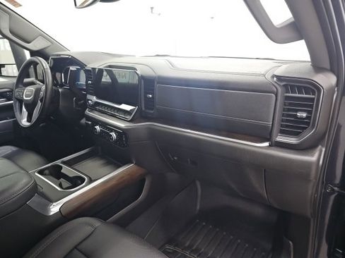 Used 2024 GMC Sierra 3500 SLT w/ SLT Premium Package image 11