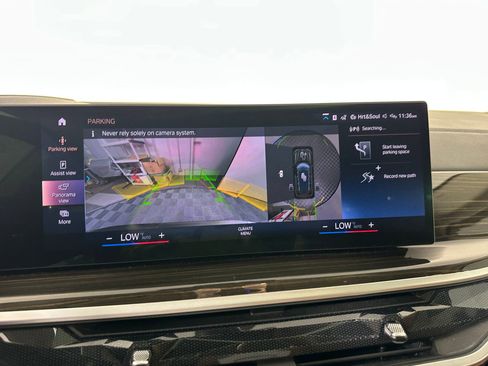 Used 2023 BMW X7 xDrive40i w/ Premium Package image 46